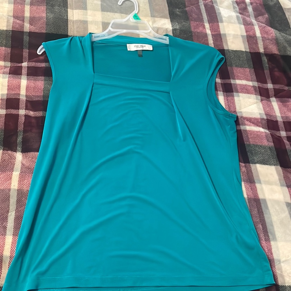 Size large Jones studio top